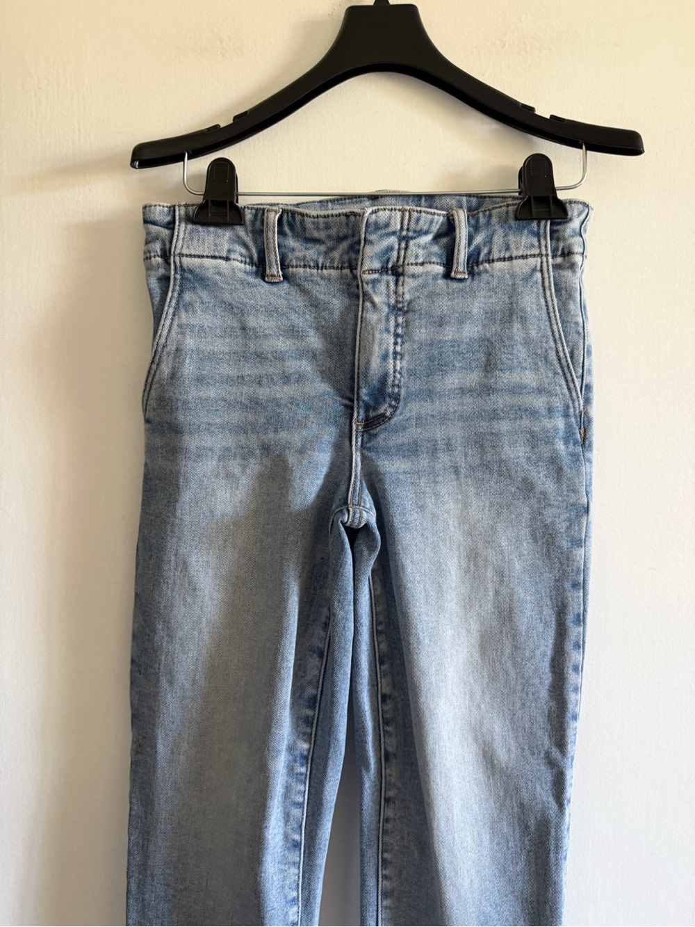 Kut from the Kloth Lightwash Blue Reese Straight Leg Jeans size 2L EUC - Picture 3 of 10